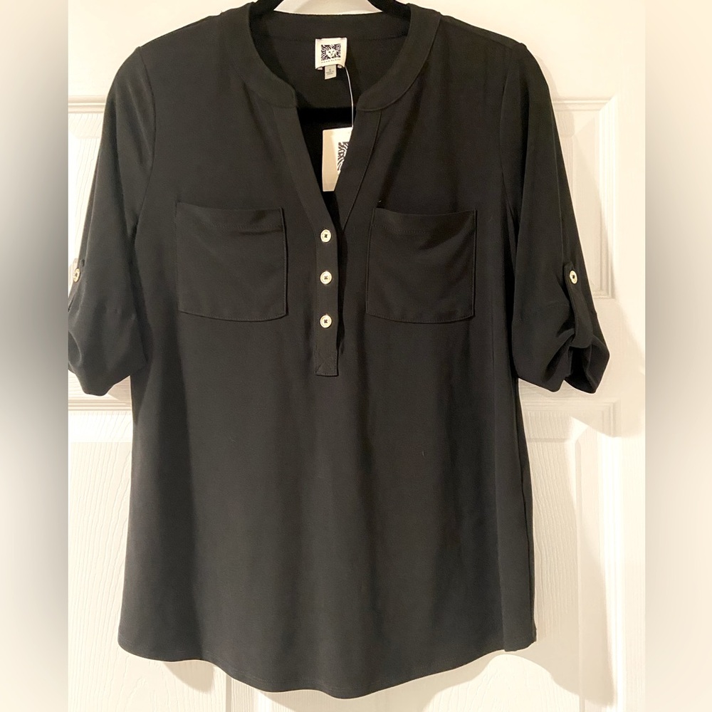Anne Klein Women's Black V-Neck Stunning Short Sleeve Top NWT Size Small